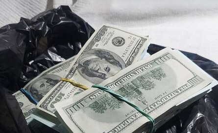 Более $2 млн за застройку военного городка: экс-чиновника ВСУ подозревают в получении взятки
