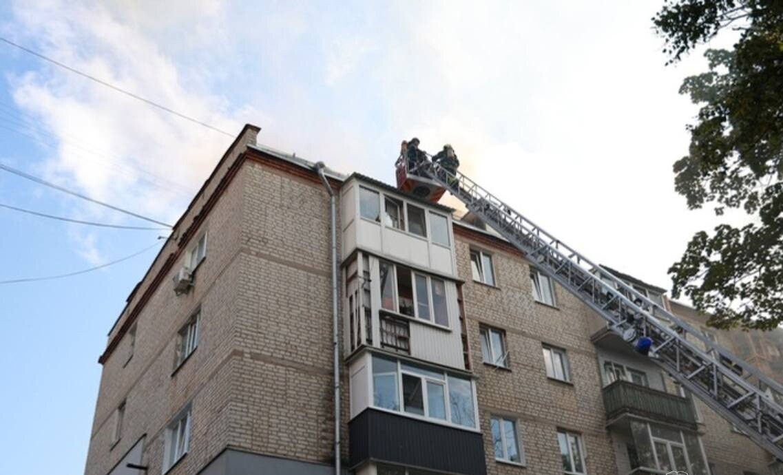 Российский БПЛА попал в жилой дом в Харькове, пострадали гражданские