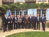 Во Франции стартовали переговоры с лидерами фракций Верховной Рады