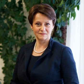 Нина Южанина