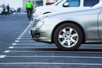 Где в Киеве запретили парковать автомобили