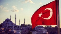 В Турции стартовали президентские и парламентские выборы